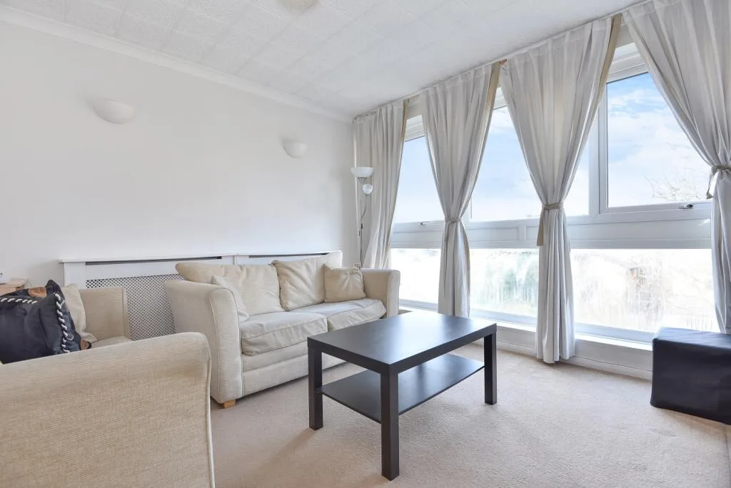 2 bedroom maisonette for rent