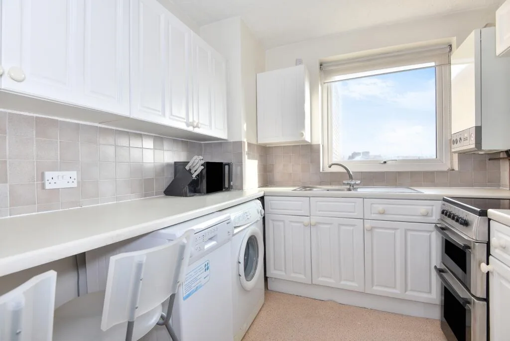 2 bedroom maisonette for rent