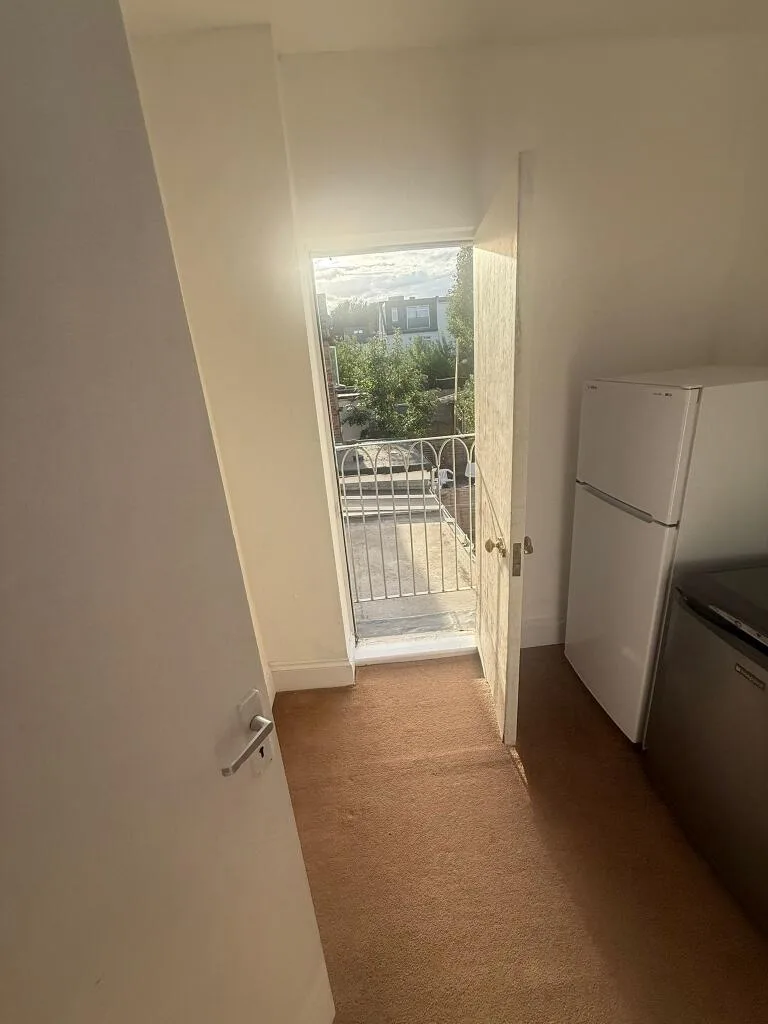 1 bedroom maisonette for rent