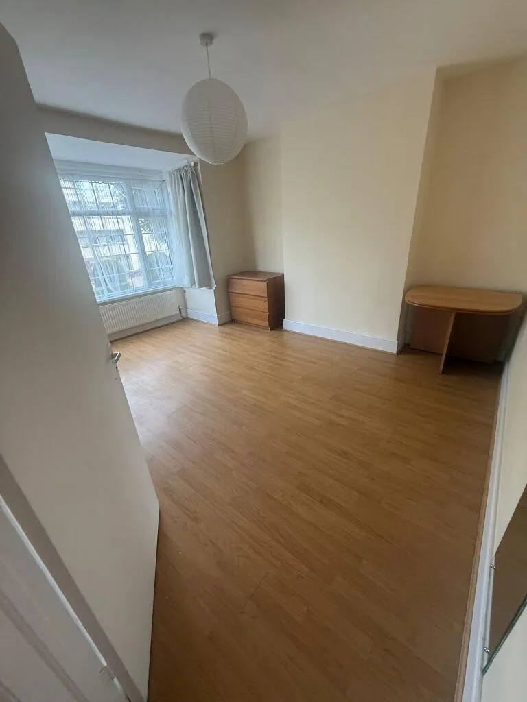 1 bedroom maisonette for rent