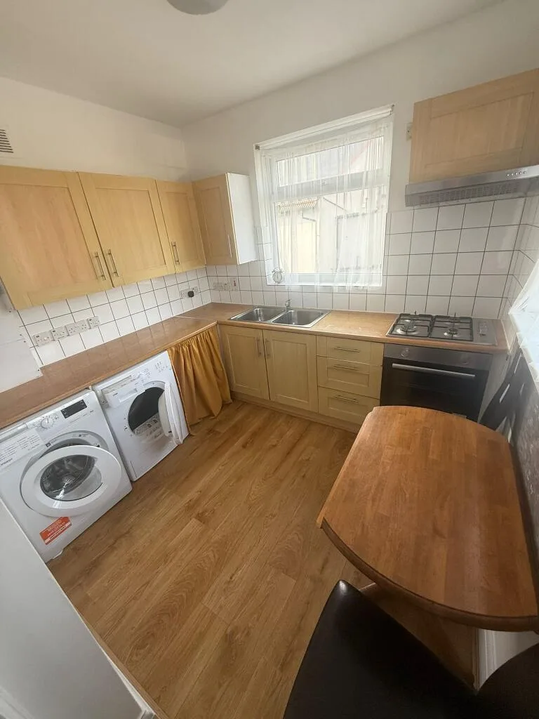 1 bedroom maisonette for rent