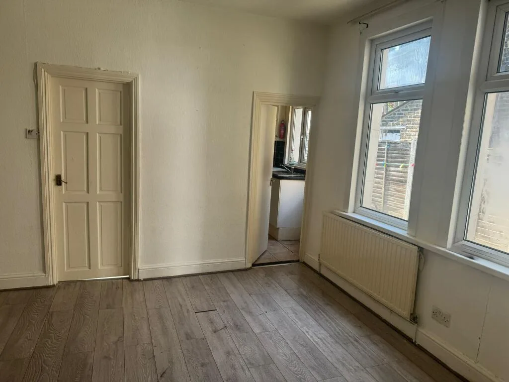 2 bedroom ground floor maisonette for rent