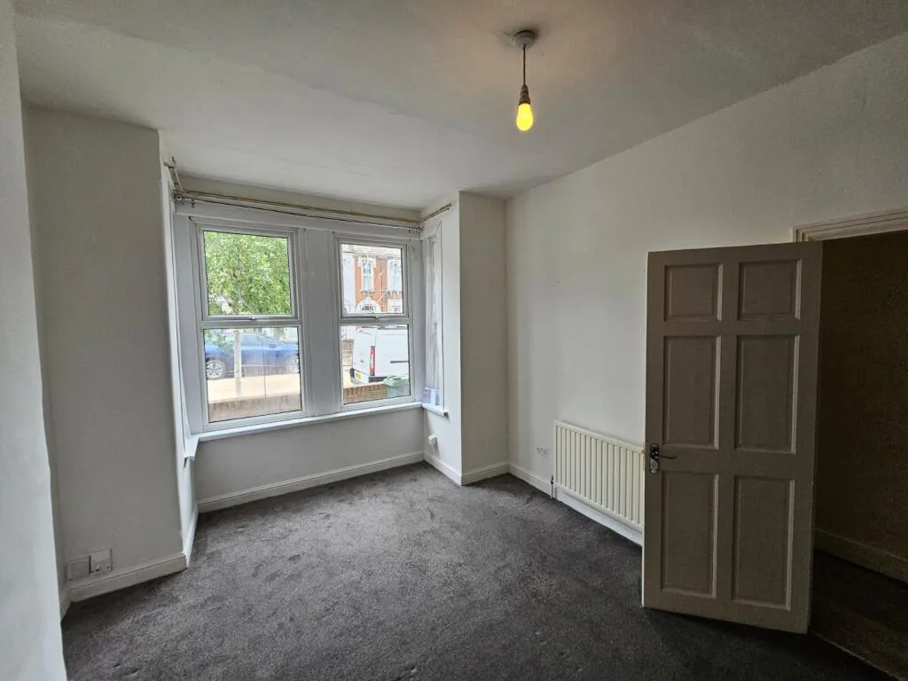 2 bedroom ground floor maisonette for rent