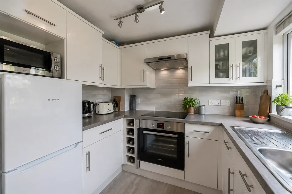 2 bedroom end of terrace house for rent