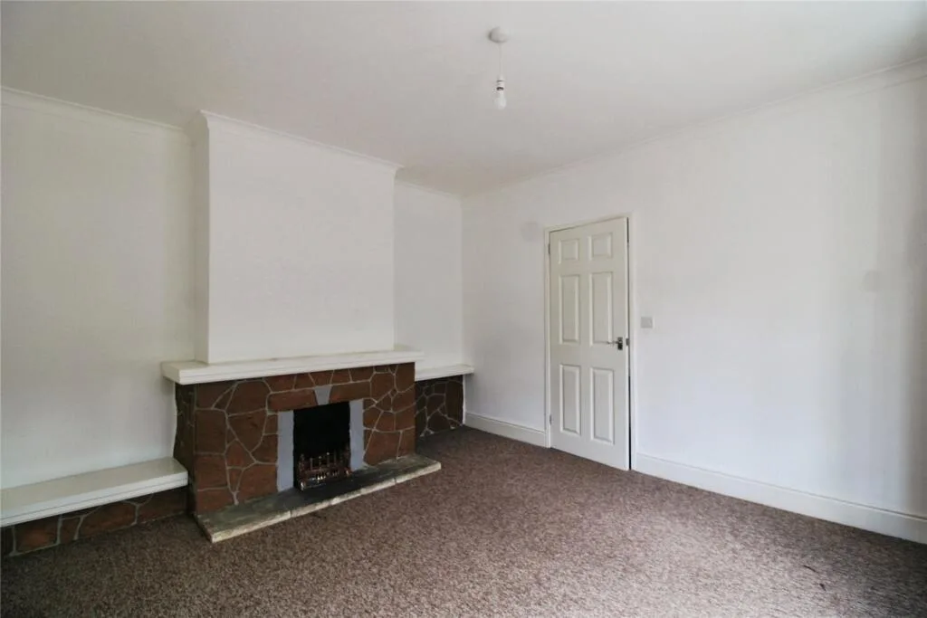 3 bedroom semi-detached house for rent