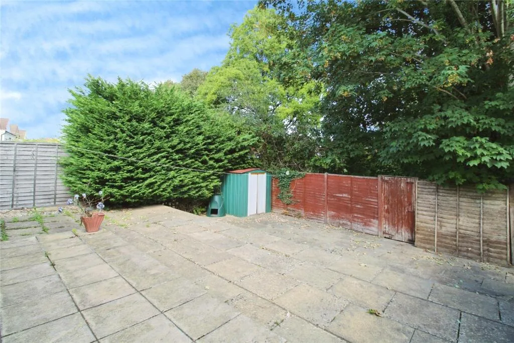 3 bedroom semi-detached house for rent
