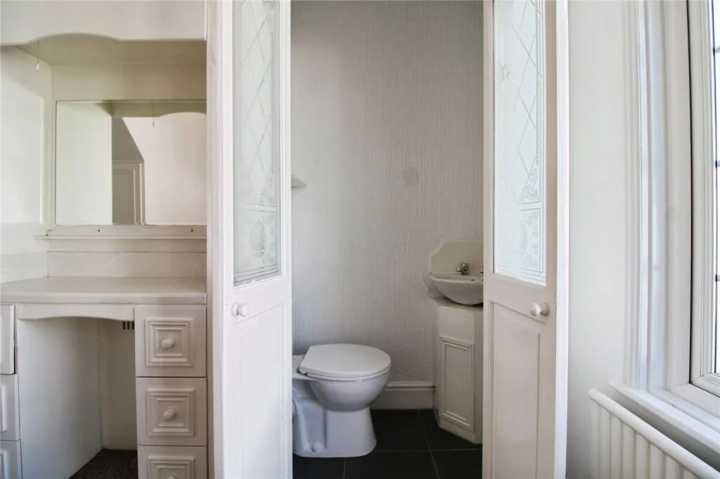 3 bedroom semi-detached house for rent