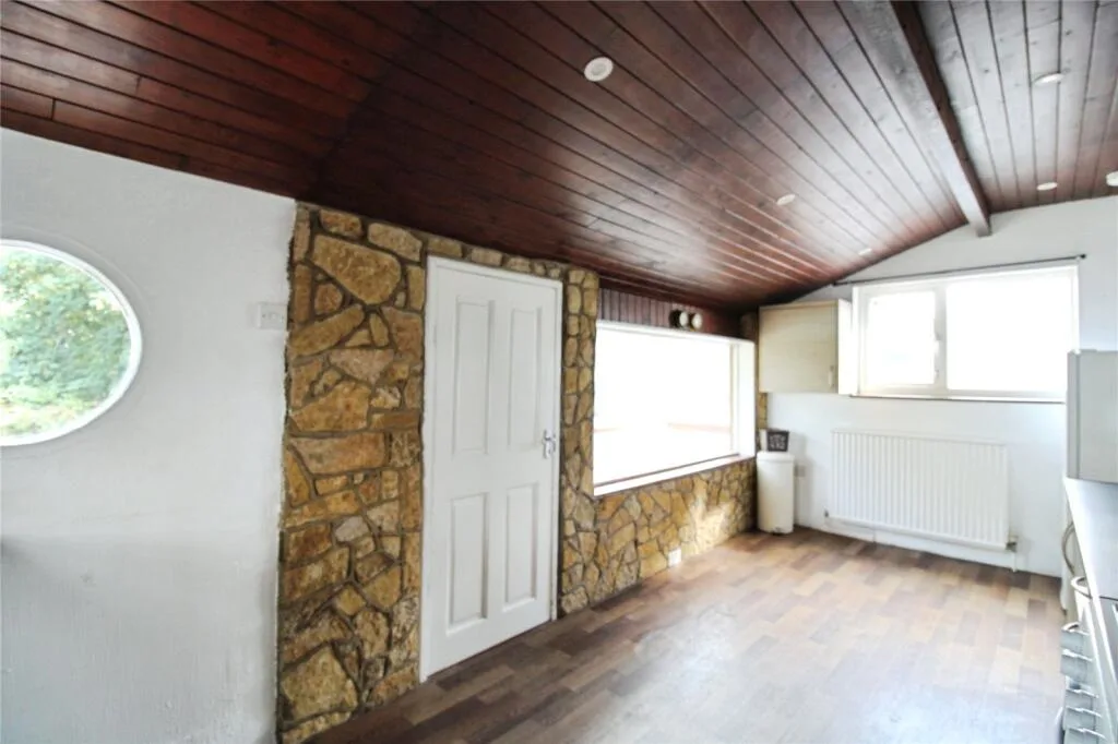 3 bedroom semi-detached house for rent