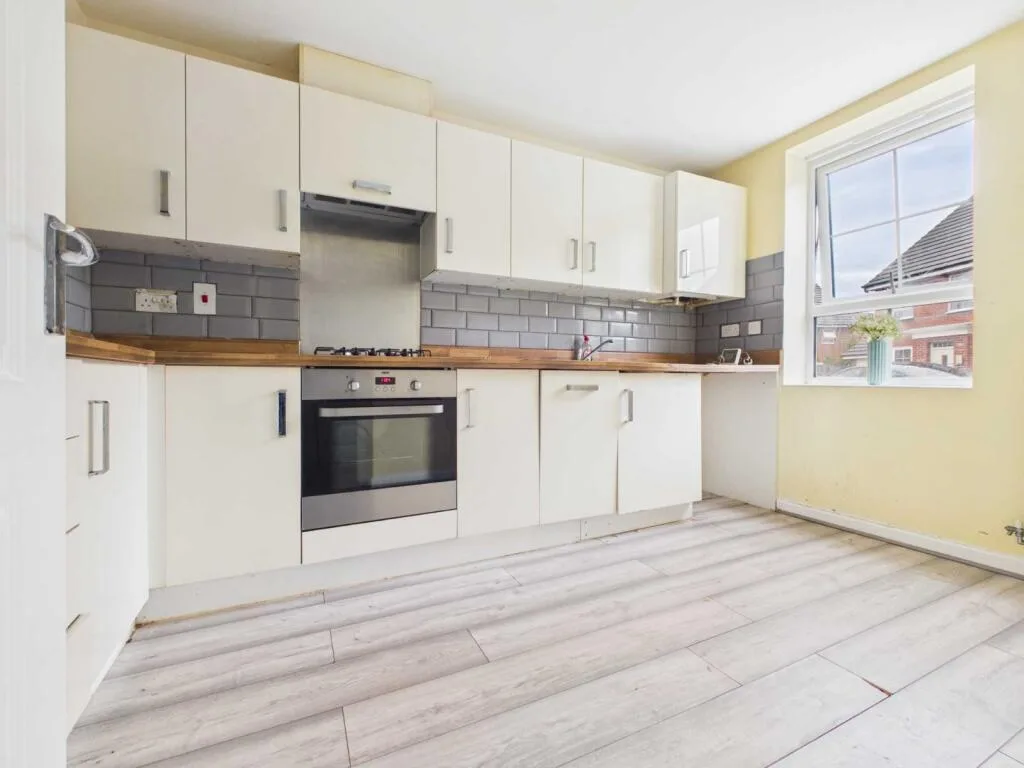 3 bedroom semi-detached house for rent