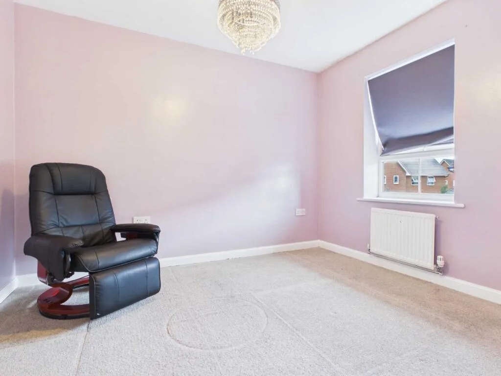 3 bedroom semi-detached house for rent