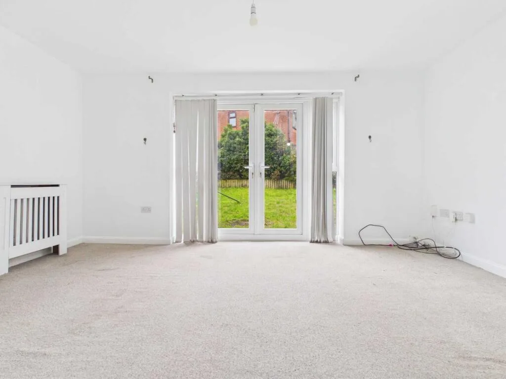 3 bedroom semi-detached house for rent