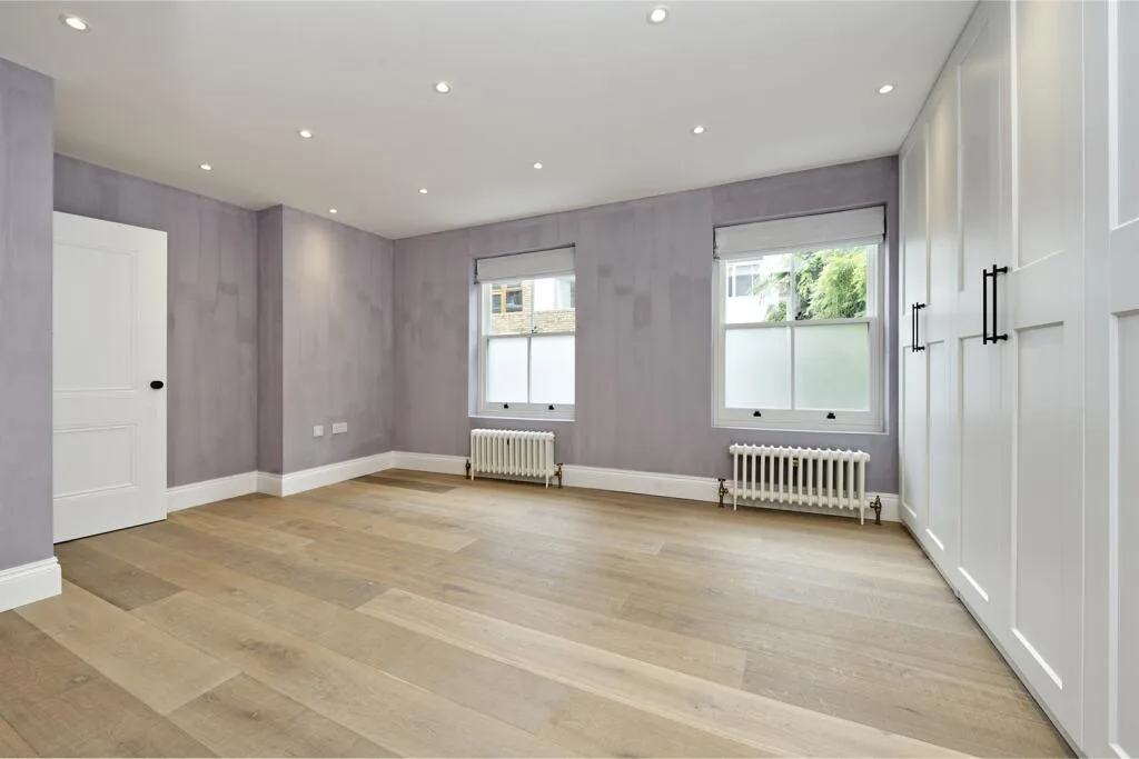 3 bedroom mews property for rent