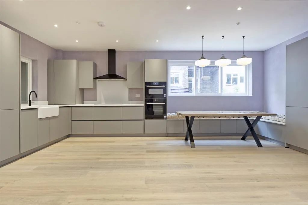 3 bedroom mews property for rent