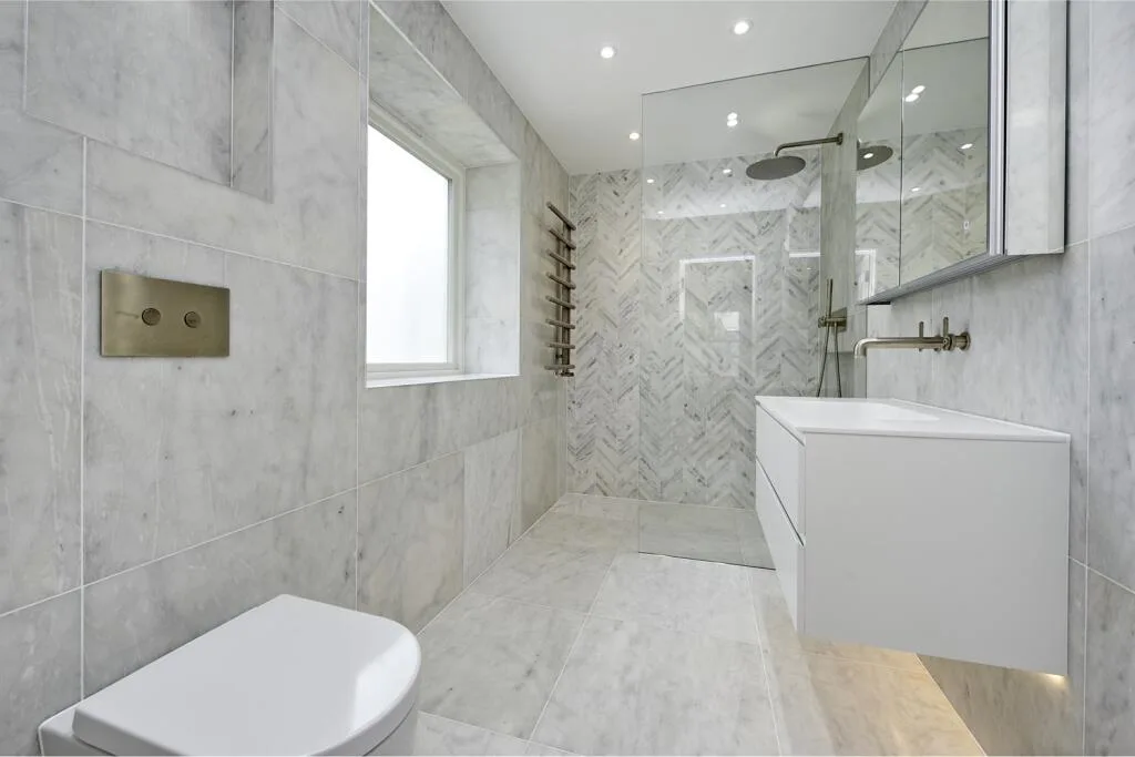 3 bedroom mews property for rent