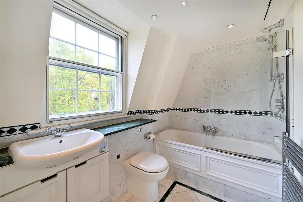 4 bedroom flat for rent