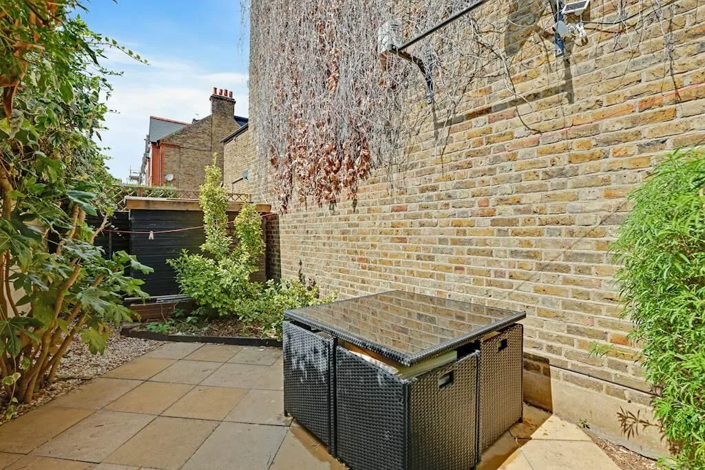 2 bedroom flat for rent