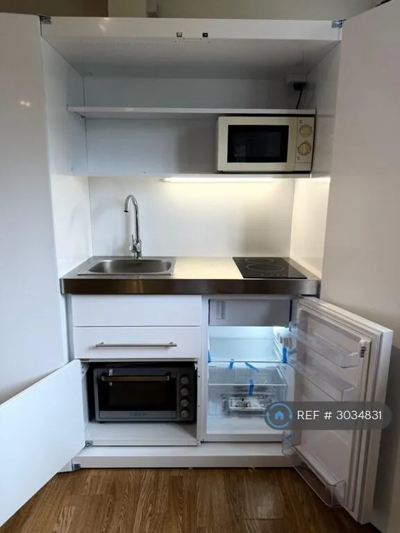 Studio flat for rent