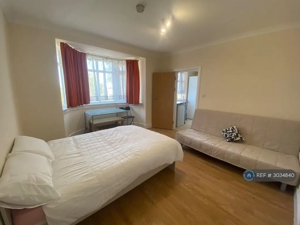 Studio flat for rent