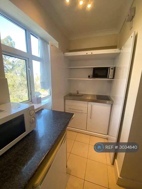 Studio flat for rent