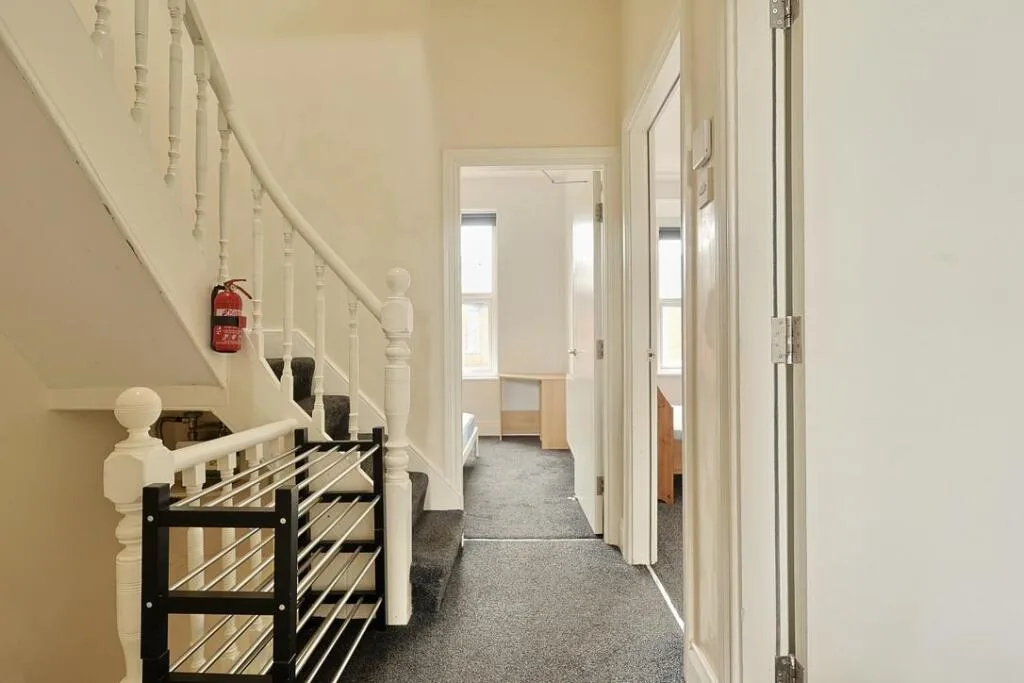 5 bedroom maisonette for rent