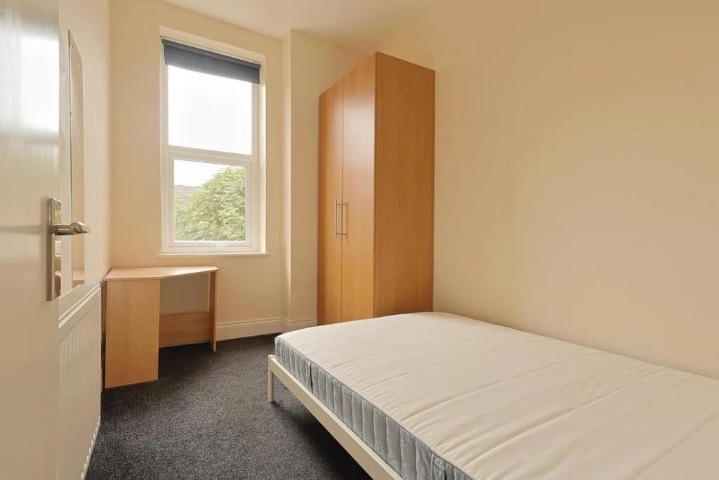 5 bedroom maisonette for rent