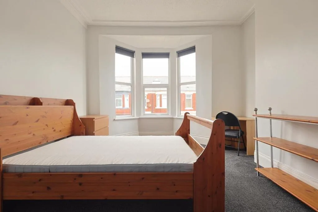 5 bedroom maisonette for rent