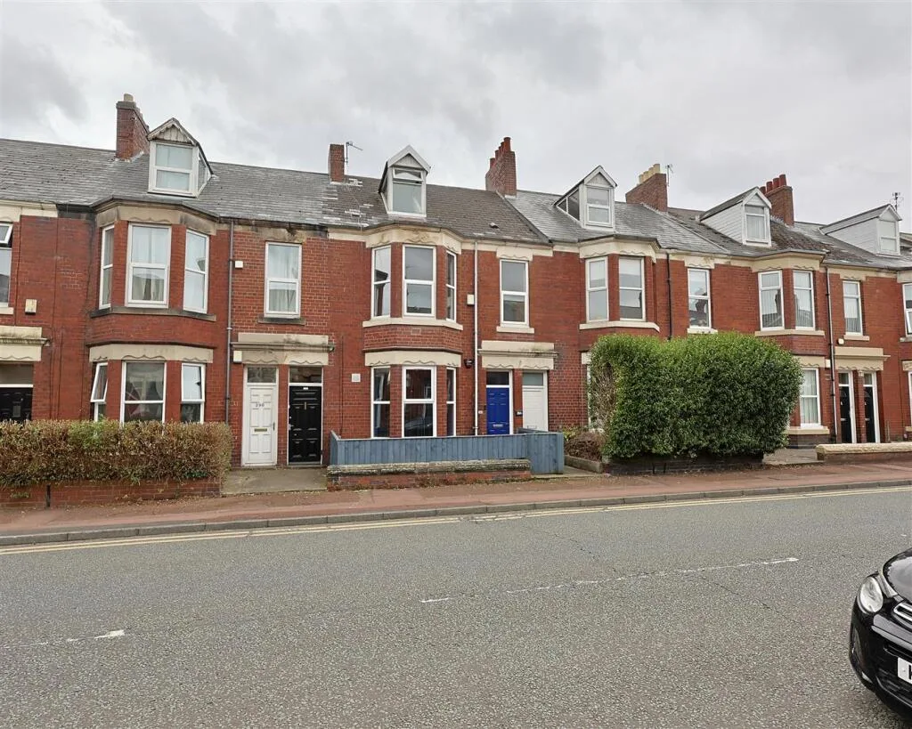 5 bedroom maisonette for rent