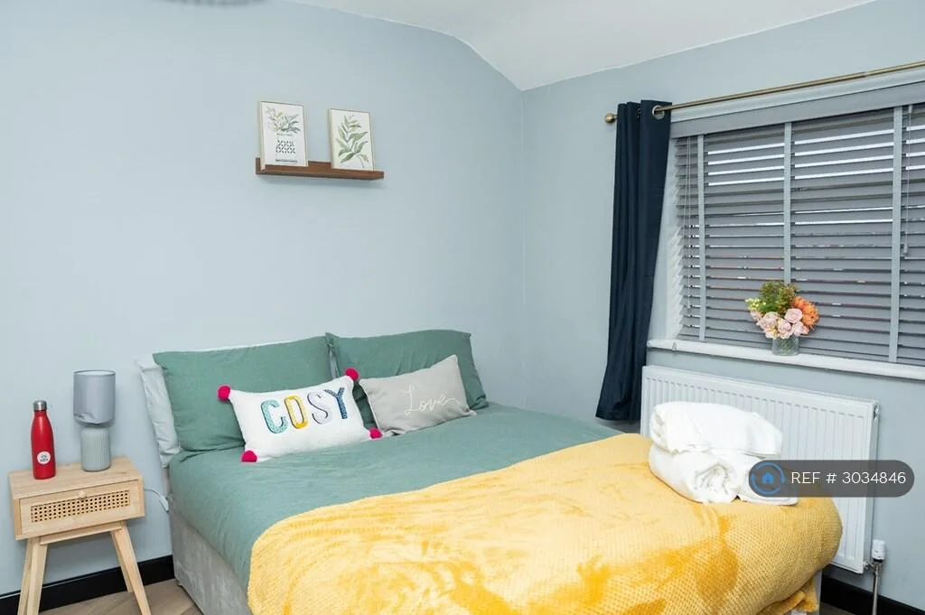 2 bedroom end of terrace house for rent