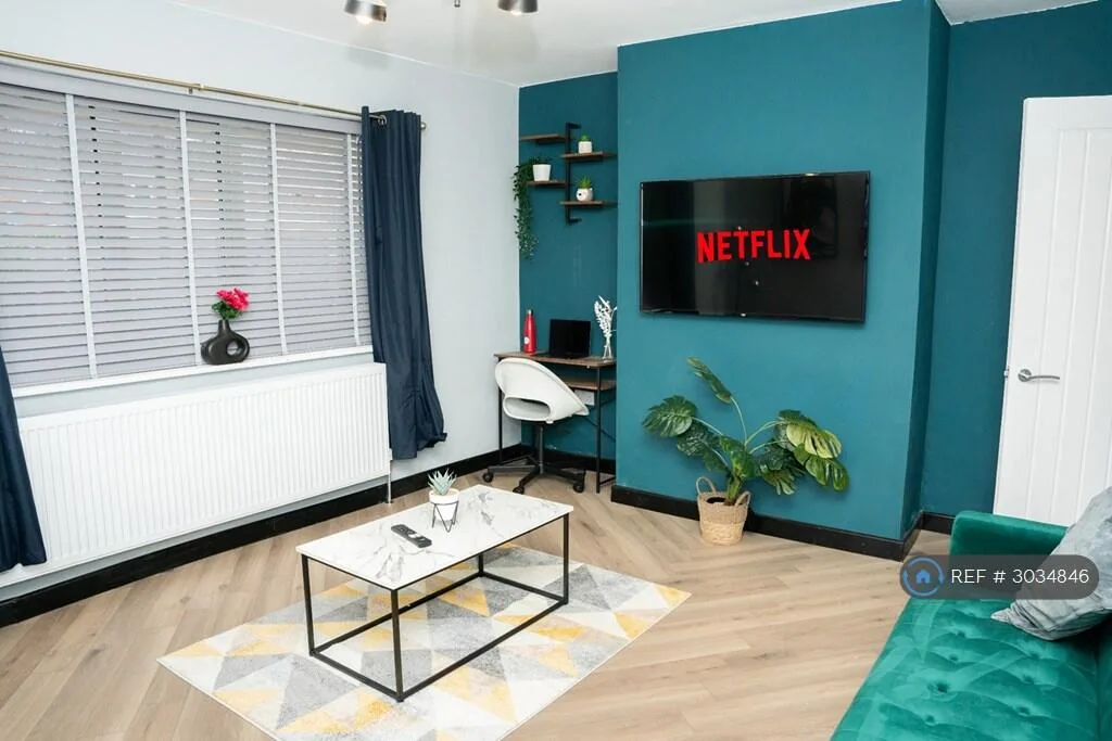 2 bedroom end of terrace house for rent
