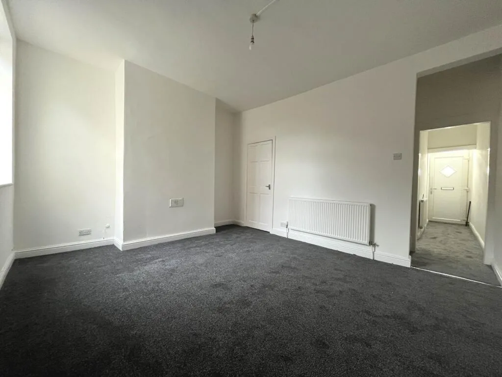 2 bedroom end of terrace house for rent