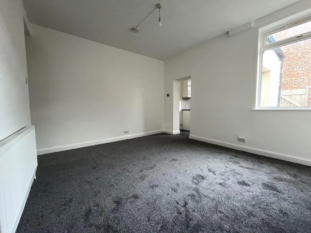 2 bedroom end of terrace house for rent