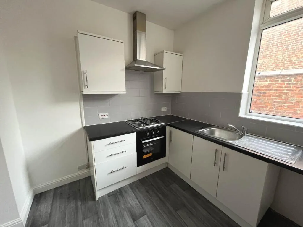 2 bedroom end of terrace house for rent