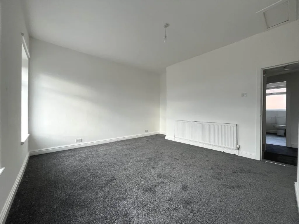 2 bedroom end of terrace house for rent