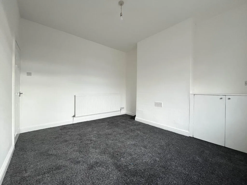 2 bedroom end of terrace house for rent