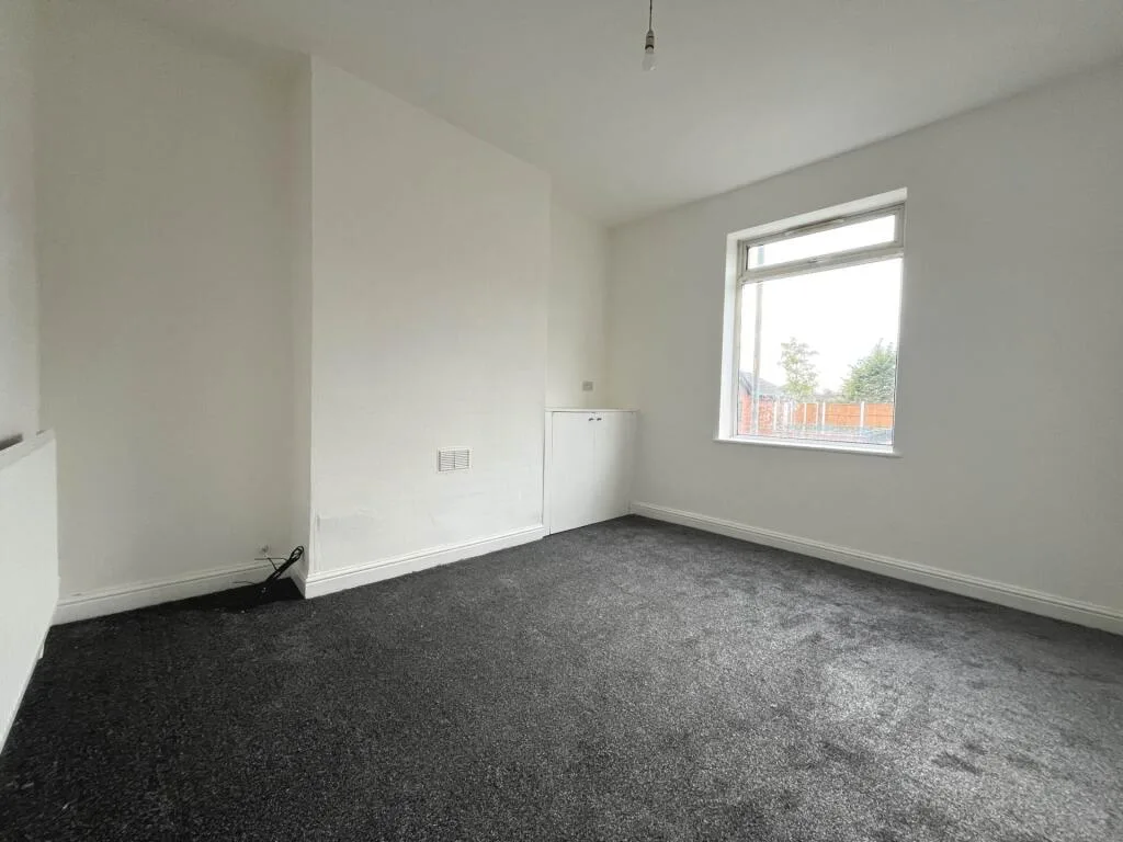2 bedroom end of terrace house for rent