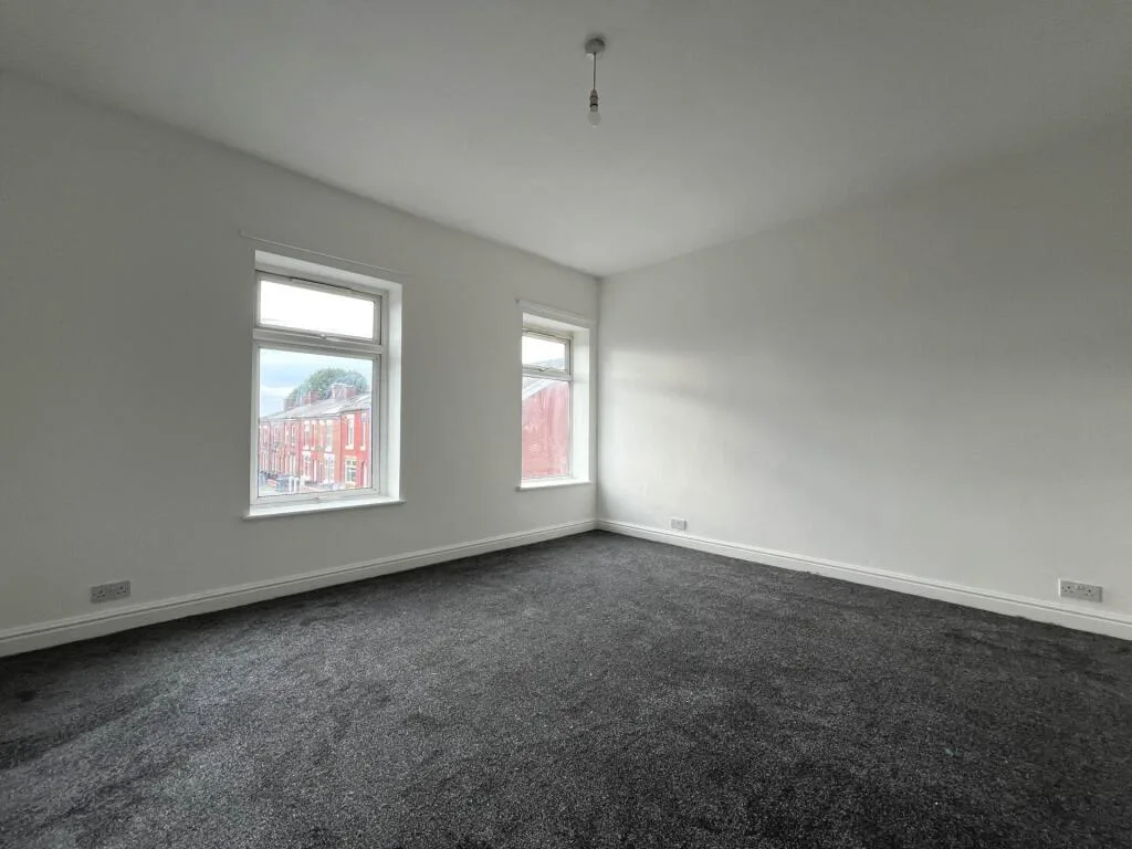 2 bedroom end of terrace house for rent