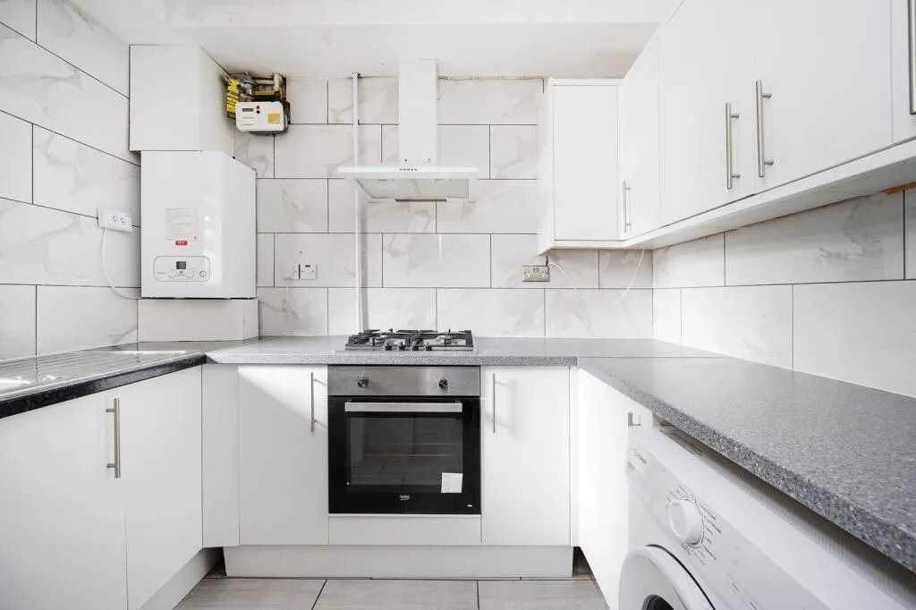 3 bedroom flat for rent