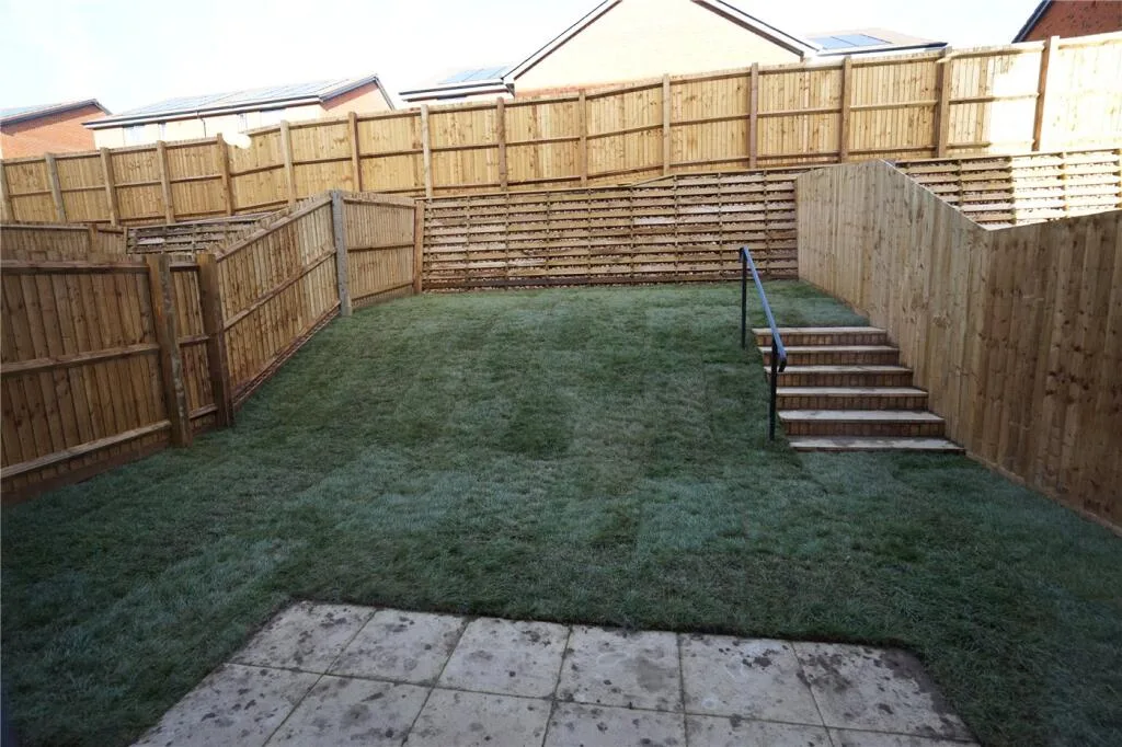 1 bedroom detached house for rent