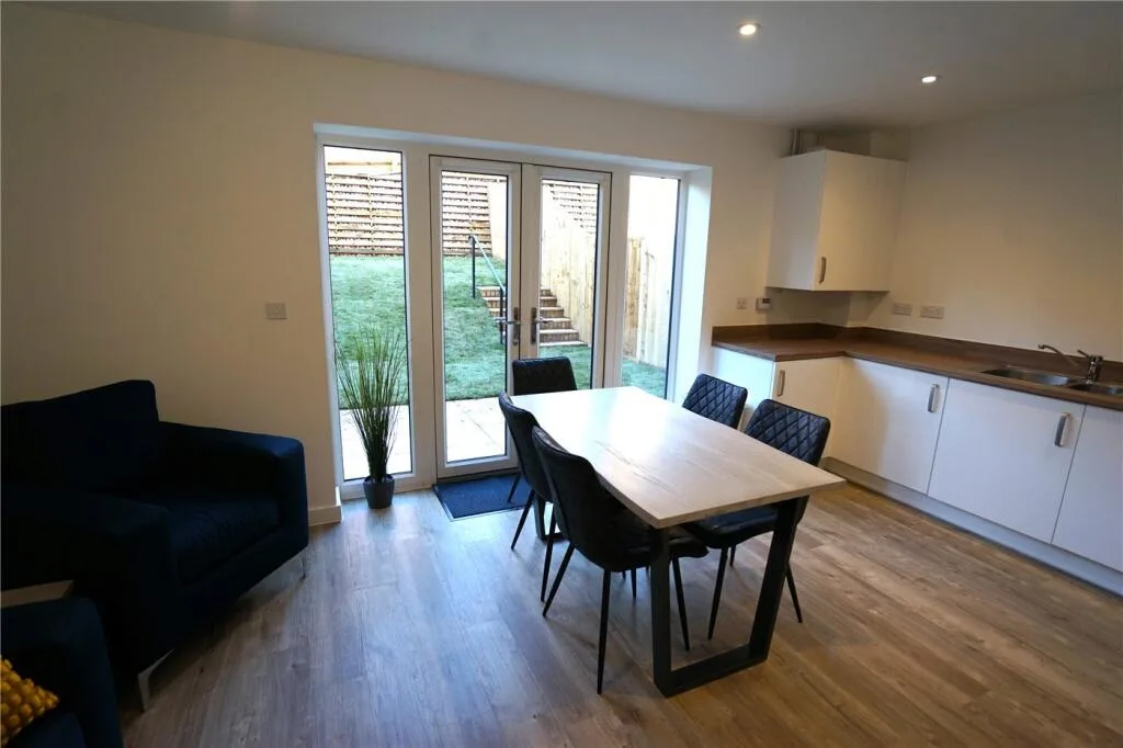 1 bedroom detached house for rent