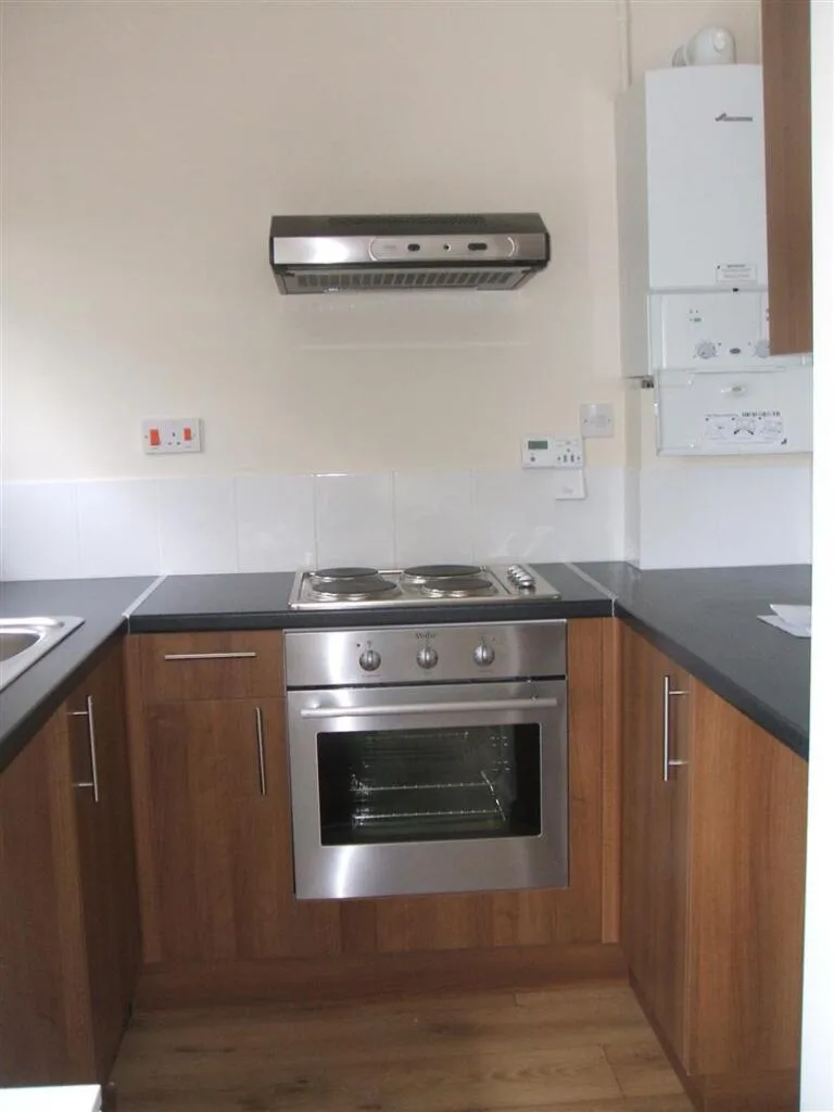 3 bedroom semi-detached house for rent