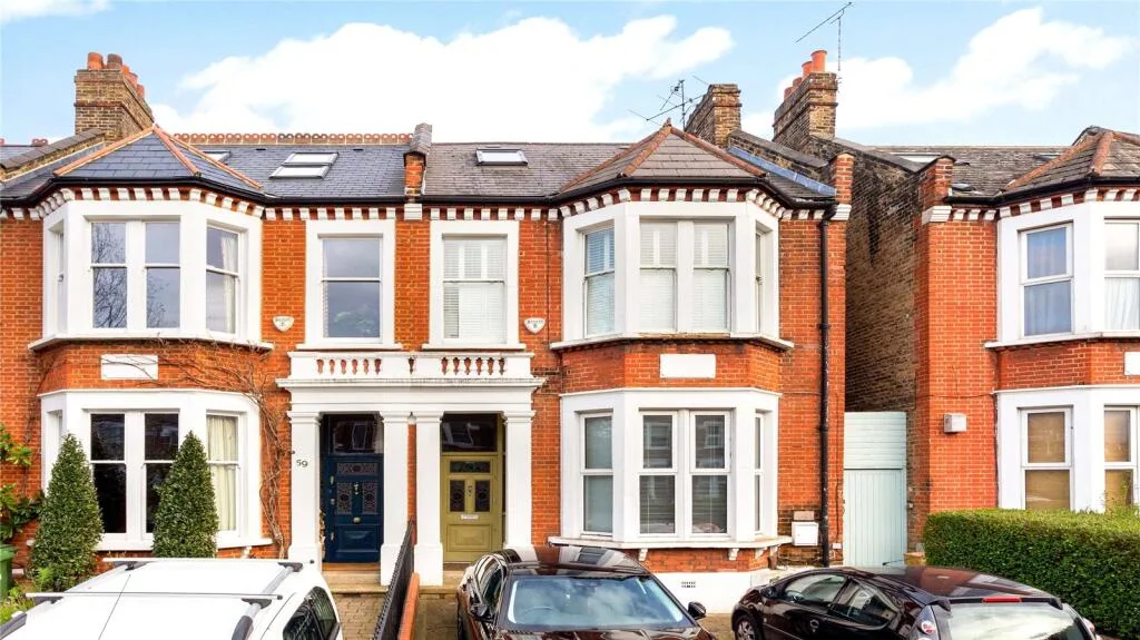 4 bedroom terraced house for rent