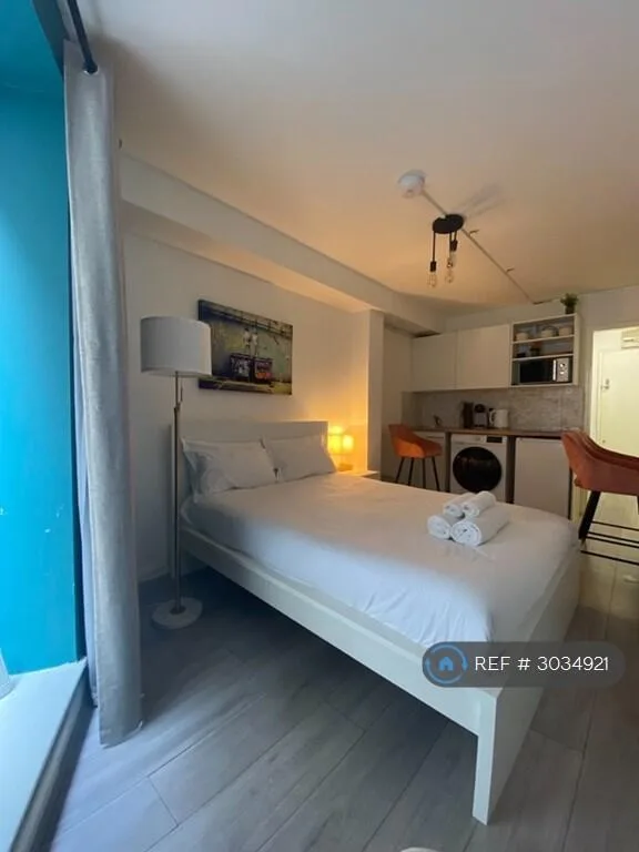 Studio flat for rent
