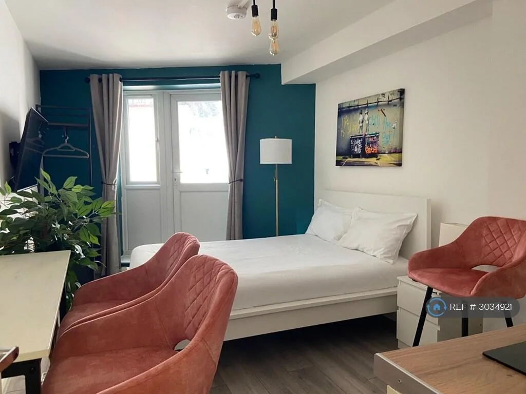Studio flat for rent