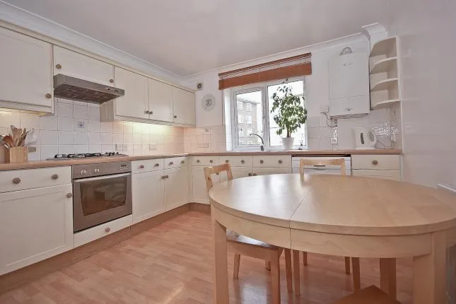 2 bedroom end of terrace house for rent