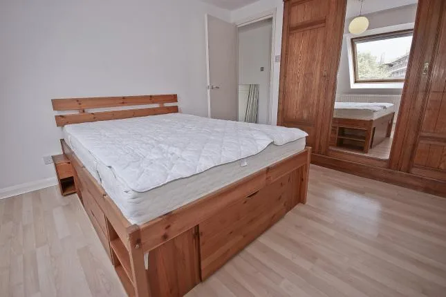 2 bedroom end of terrace house for rent