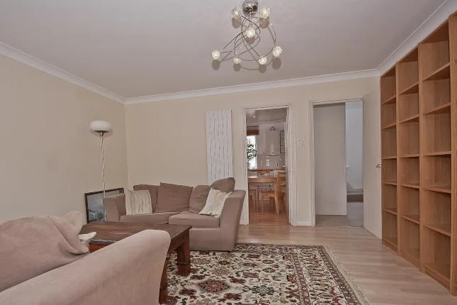 2 bedroom end of terrace house for rent