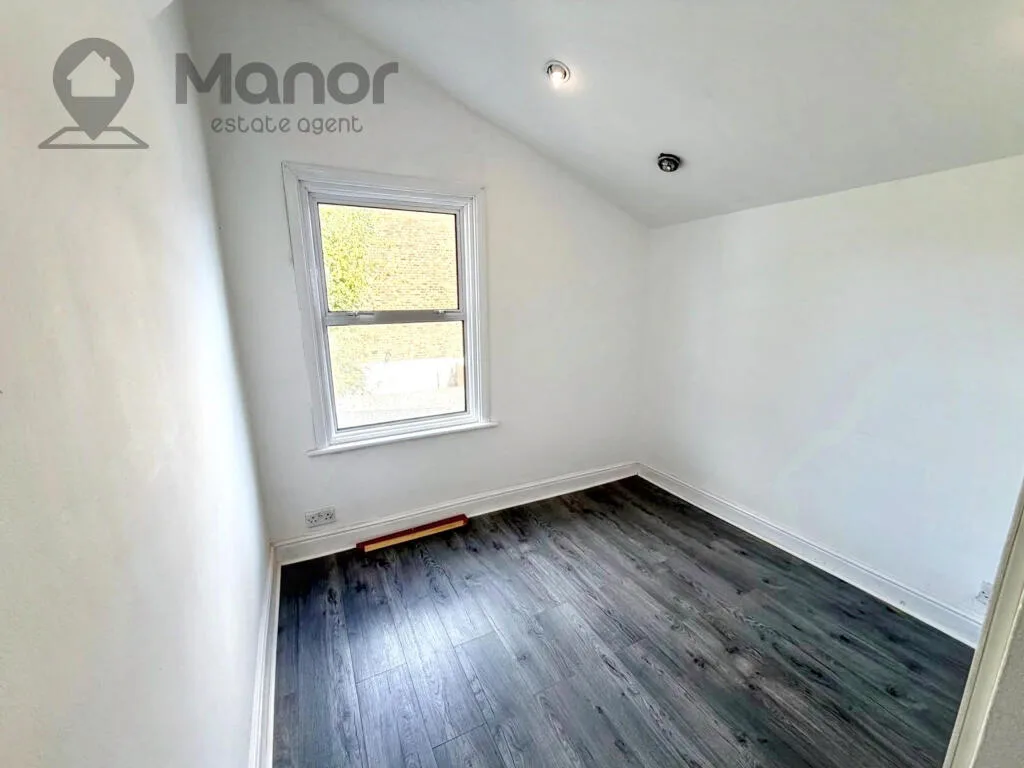 5 bedroom terraced house for rent