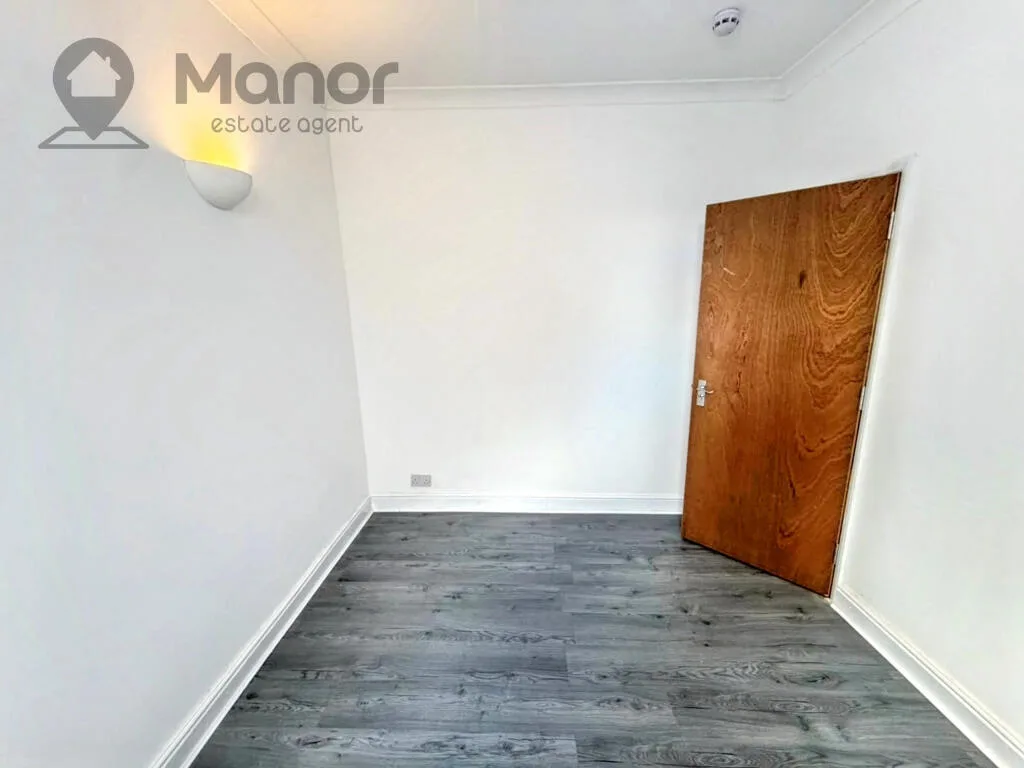 5 bedroom terraced house for rent