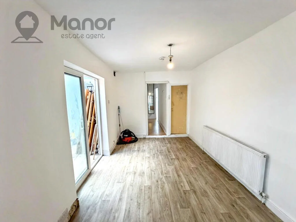 5 bedroom terraced house for rent