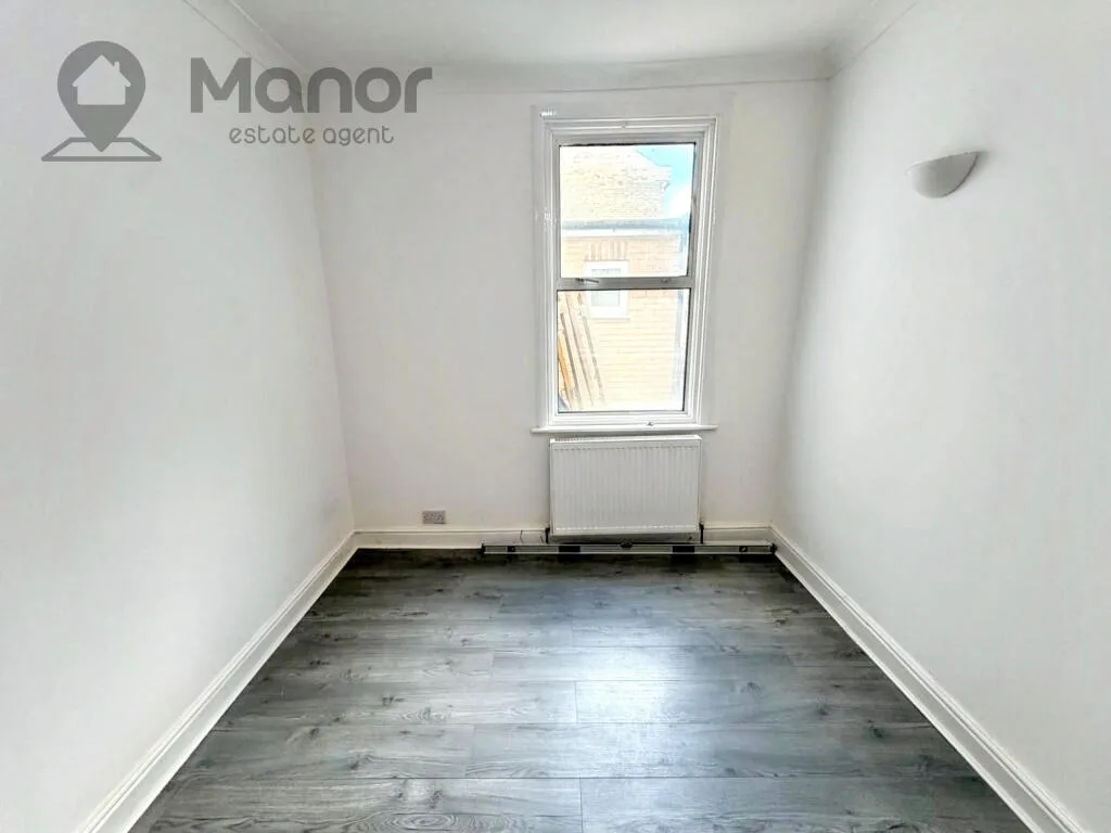 5 bedroom terraced house for rent